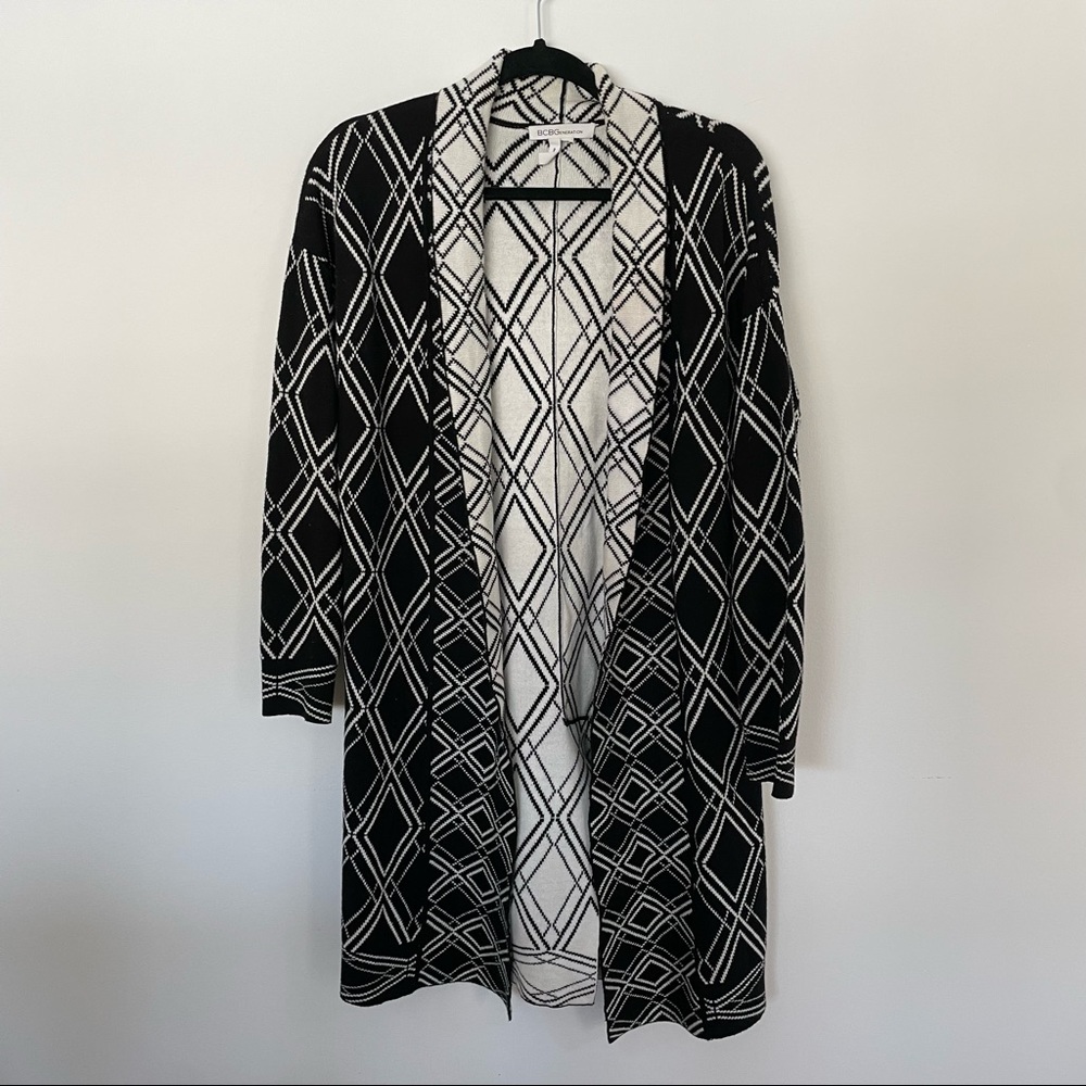 BCBGeneration reversible black and white long sleeve open cardigan